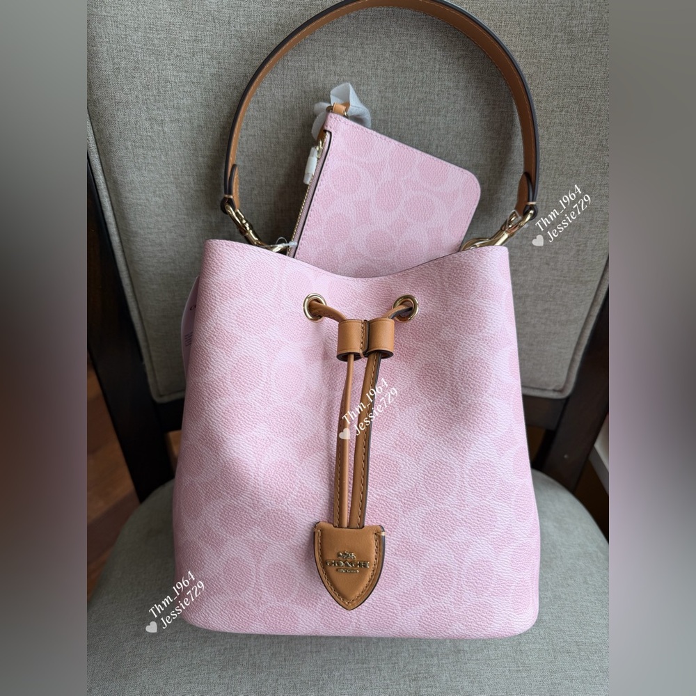 NWT！COACH Rowan Bucket Bag In Signature Canvas With Charms（CEA23）fast shipping